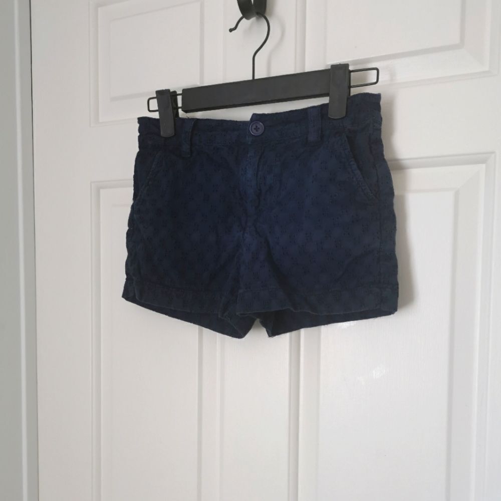2/$20 Crown & ivy lace shorts size 10
